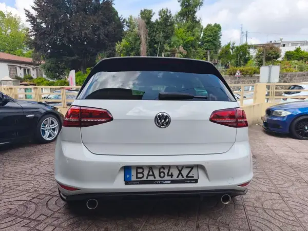 Volkswagen Golf 2014 - 17900 EUR, 195000 km - AUTO.MOTO.pt - 195000km - foto 9 de 32