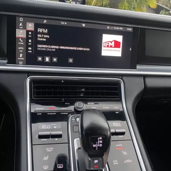Porsche Panamera Sport Turismo 2019 - 69990 EUR, 210000 km - AUTO.MOTO.pt - 210000km - foto 31 de 50