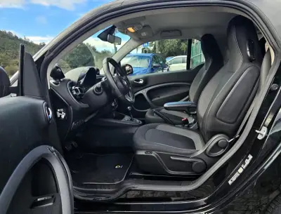 Smart Fortwo Cabrio 2021 - 12999 EUR, 30000 km - AUTO.MOTO.pt - 30000km - foto 8 de 19