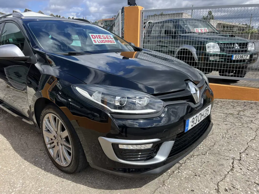 Renault Mégane Sport Tourer 2014 - 9500 EUR, 239995 km - AUTO.MOTO.pt - 239995km - foto 9 de 23