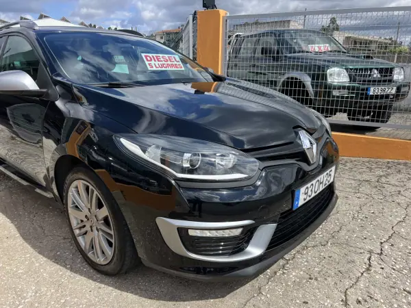 Renault Mégane Sport Tourer 2014 - 9500 EUR, 239995 km - AUTO.MOTO.pt - 239995km - foto 9 de 23