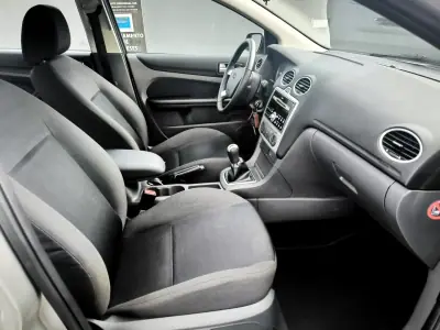 Ford Focus 2007 - 6950 EUR, 158684 km - AUTO.MOTO.pt - 158684km - foto 21 de 36