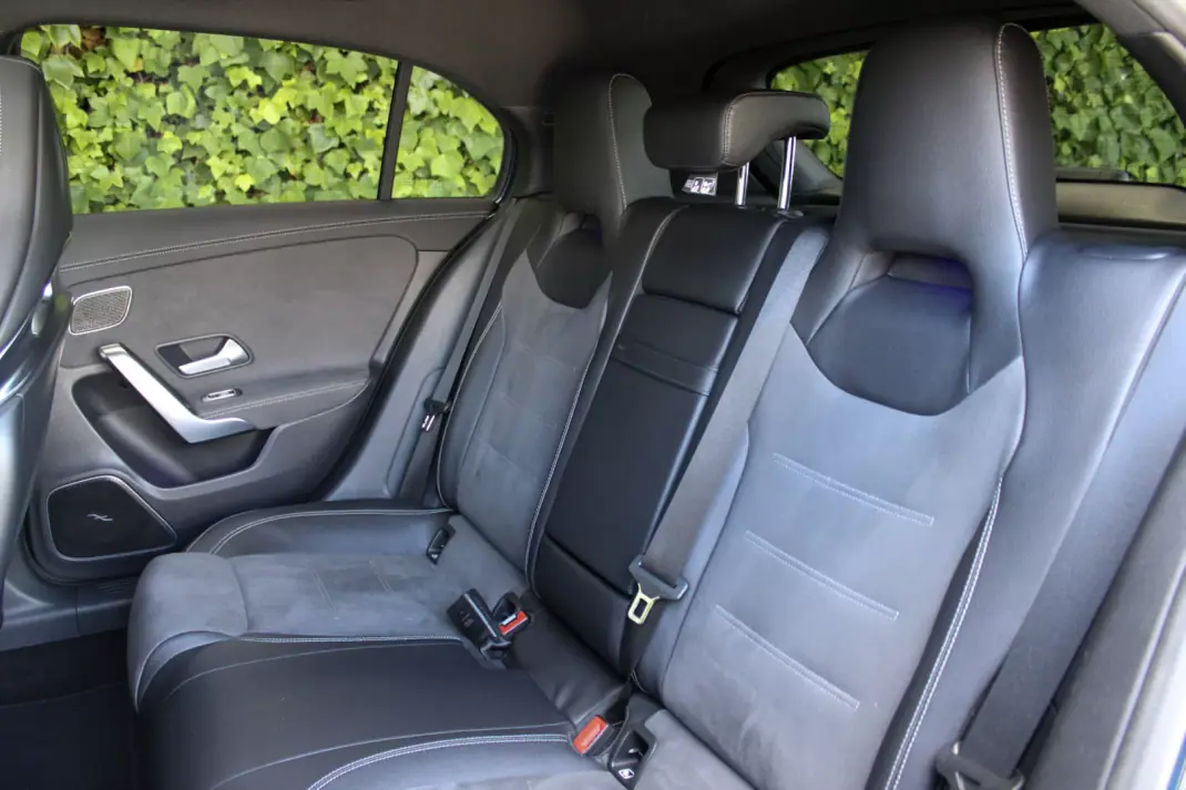 Mercedes-Benz A 35 AMG 2019 - 35900 EUR, 122000 km - 122000km - foto 15 de 24