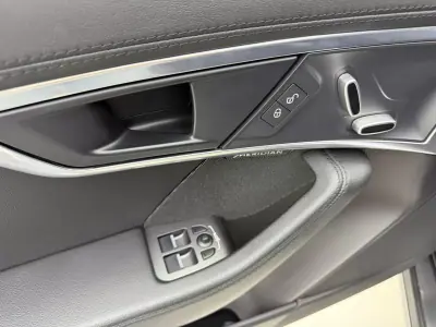 Jaguar F-Type 2018 - 48950 EUR, 57634 km - 57634km - foto 23 de 43
