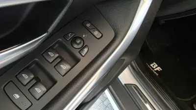 Volvo V40 Cross Country 2013 - 9900 EUR, 239930 km - AUTO.MOTO.pt - 239930km - foto 36 de 55