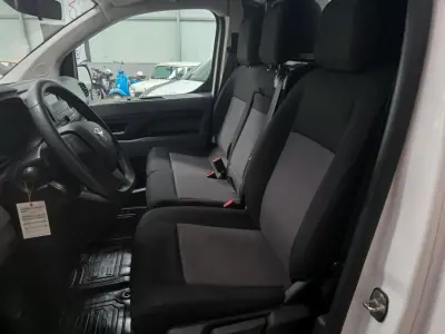 Toyota PROACE 2.0 D-4D Cool 6 Lug. 2022 - 22980 EUR, 41707 km - AUTO.MOTO.pt - 41707km - foto 15 de 17