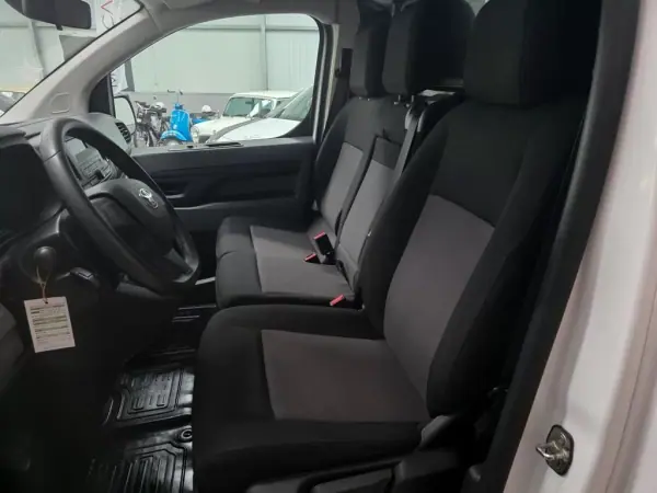 Toyota PROACE 2.0 D-4D Cool 6 Lug. 2022 - 22980 EUR, 41707 km - AUTO.MOTO.pt - 41707km - foto 15 de 17