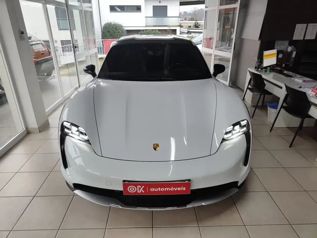 Porsche Taycan Cross Turismo 2022 - 65750 EUR, 55800 km - AUTO.MOTO.pt - 55800km - foto 4 de 40
