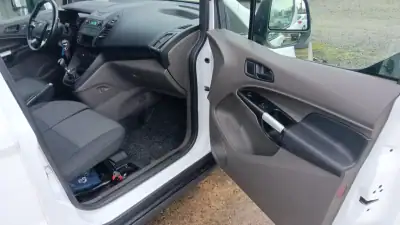 Ford Transit Connect 2018 - 12300 EUR, 207321 km - AUTO.MOTO.pt - 207321km - foto 17 de 21