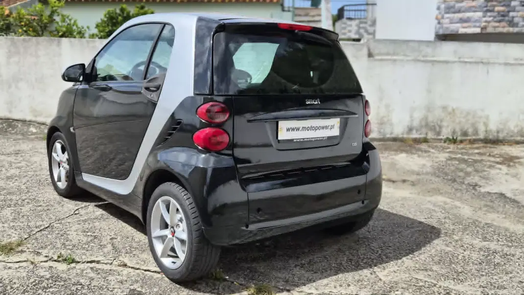 Smart ForTwo Coupé 2010 - 7250 EUR, 100000 km - AUTO.MOTO.pt - 100000km - foto 7 de 11