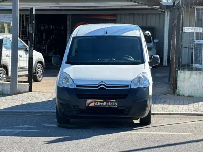 Citroën Berlingo 2016 - 12900 EUR, 101818 km - AUTO.MOTO.pt - 101818km - foto 9 de 27