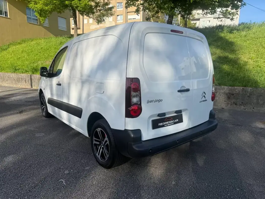 Citroën BERLINGO VAN XL 1.5 BLUE HDI 3 LUGARES 2012 - 6990 EUR, 247000 km - AUTO.MOTO.pt - 247000km - foto 6 de 24