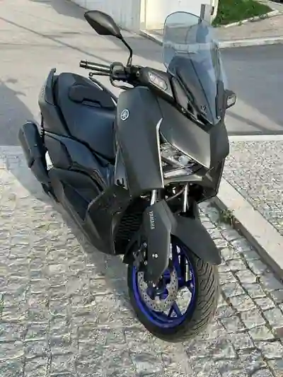 Yamaha XMAX 2024 - 6150 EUR, 590 km - foto 1 de 8