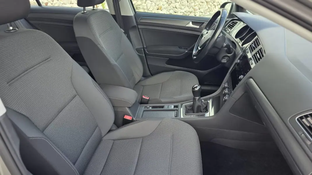 Volkswagen Golf Variant 2017 - 15450 EUR, 192145 km - AUTO.MOTO.pt - 192145km - foto 16 de 18