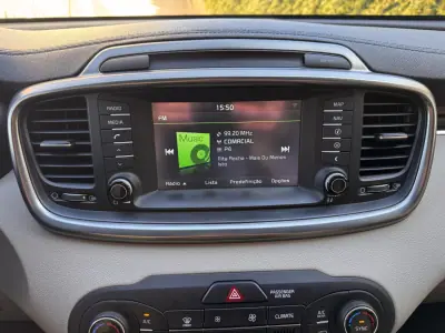 Kia Sorento 2015 - 16000 EUR, 175000 km - AUTO.MOTO.pt - 175000km - foto 16 de 22