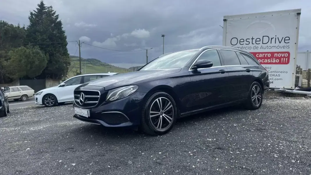 Mercedes-Benz E 220 2020 - 27900 EUR, 197000 km - AUTO.MOTO.pt - 197000km - foto 1 de 22