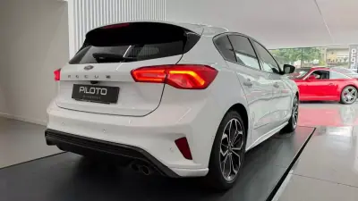 Ford Focus 2020 - 13990 EUR, 171057 km - AUTO.MOTO.pt - 171057km - foto 8 de 30