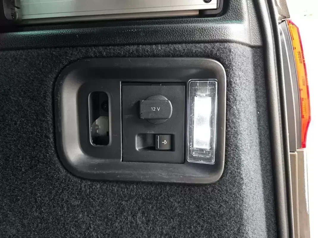 Volkswagen Sharan 2019 - 29700 EUR, 115600 km - 115600km - foto 14 de 17