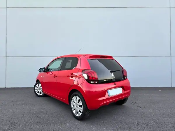 Peugeot 108 2020 - 8990 EUR, 66700 km - AUTO.MOTO.pt - 66700km - foto 12 de 36
