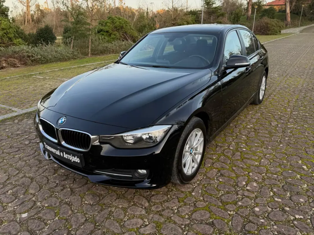 BMW 318 2013 - 15900 EUR, 177000 km - AUTO.MOTO.pt - 177000km - foto 1 de 17