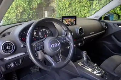 Audi A3 Sportback 2019 - 17800 EUR, 118000 km - AUTO.MOTO.pt - 118000km - foto 11 de 16