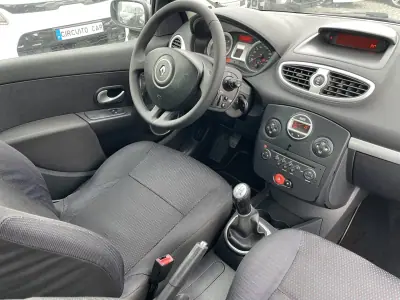 Renault Clio 2008 - 3500 EUR, 376787 km - AUTO.MOTO.pt - 376787km - foto 14 de 21