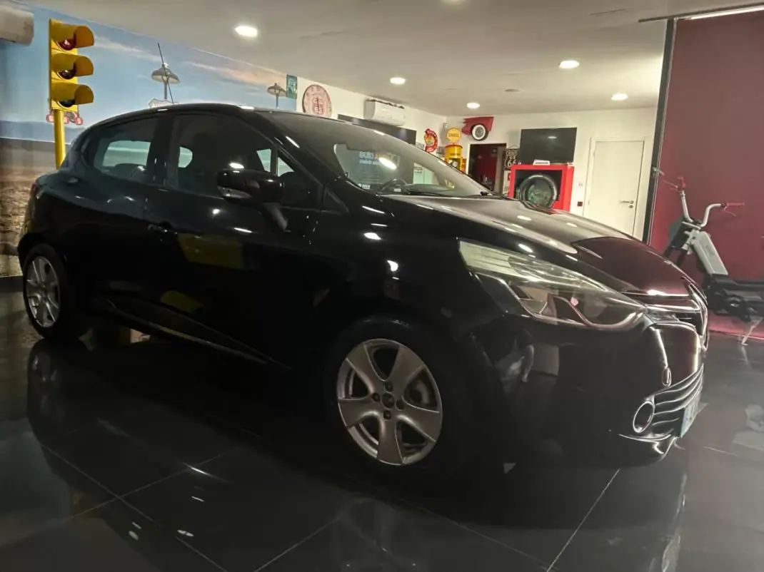 Renault Clio 2016 - 10500 EUR, 161074 km - AUTO.MOTO.pt - 161074km - foto 7 de 17