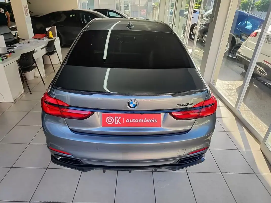 BMW 740 2018 - 29950 EUR, 249000 km - AUTO.MOTO.pt - 249000km - foto 11 de 41