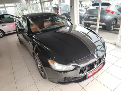 Maserati Ghibli 2015 - 34500 EUR, 129900 km - AUTO.MOTO.pt - 129900km - foto 2 de 36