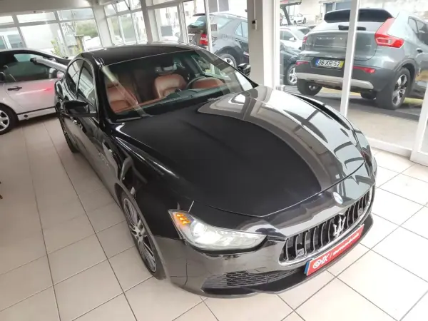 Maserati Ghibli 2015 - 34500 EUR, 129900 km - AUTO.MOTO.pt - 129900km - foto 2 de 36