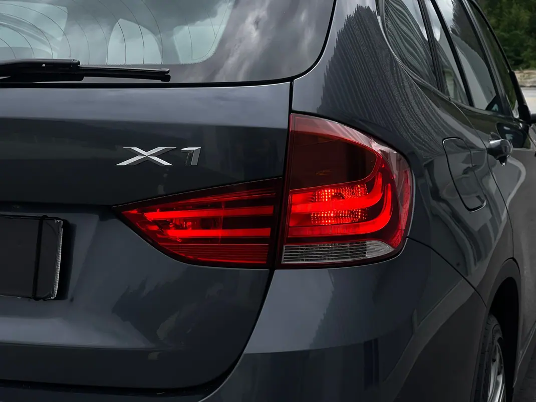 BMW X1 2014 - 13500 EUR, 208000 km - AUTO.MOTO.pt - 208000km - foto 5 de 17