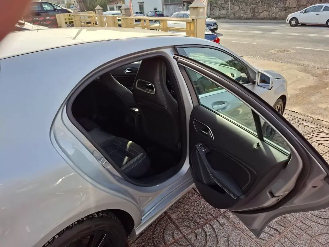 Mercedes-Benz A 180 2017 - 16900 EUR, 125000 km - AUTO.MOTO.pt - 125000km - foto 22 de 31