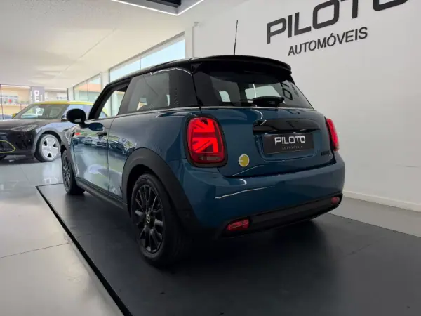 MINI 3 Portas 2023 - 22990 EUR, 4690 km - AUTO.MOTO.pt - 4690km - foto 6 de 28