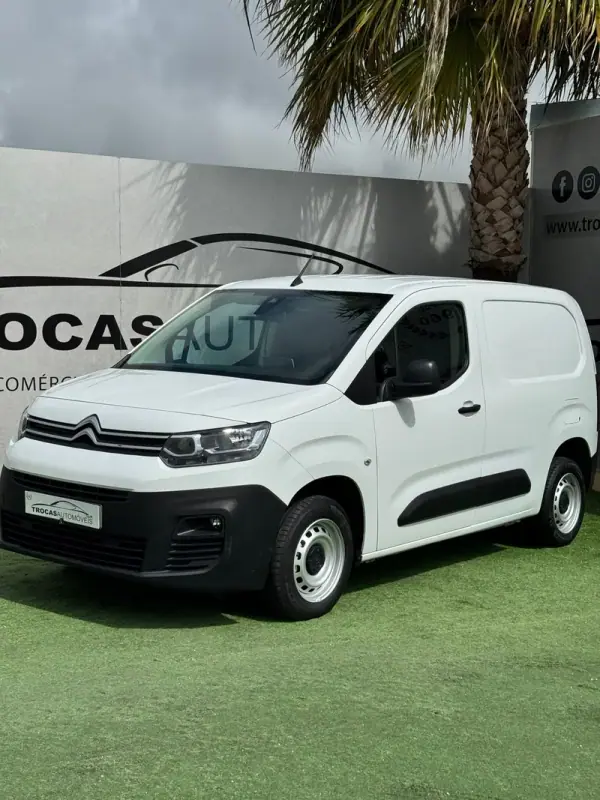 Citroën 1.5 BlueHDi M Control 2021 - 14750 EUR, 118730 km - AUTO.MOTO.pt - 118730km - foto 2 de 20