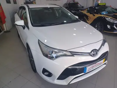 Toyota Avensis Touring Sports 2016 - 15980 EUR, 120621 km - AUTO.MOTO.pt - 120621km - foto 9 de 45