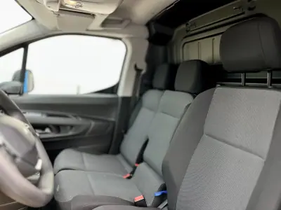 Peugeot Partner 1.5 BlueHdi L1 102Cv | CARPLAY | IVA DEDUTÍVEL 2023 - 17950 EUR, 53000 km - AUTO.MOTO.pt - 53000km - foto 13 de 21