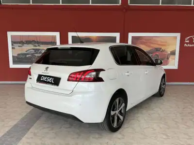 Peugeot 308 2019 - 17990 EUR, 63734 km - AUTO.MOTO.pt - 63734km - foto 6 de 18