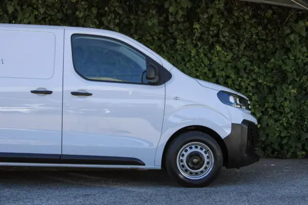 Peugeot Expert 2024 - 25900 EUR, 25000 km - AUTO.MOTO.pt - 25000km - foto 5 de 13