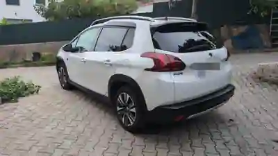 Peugeot 2008 2017 - 10990 EUR, 83000 km - foto 4 de 8