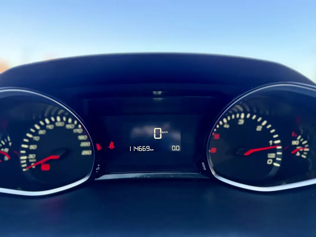 Peugeot 308 SW 2019 - 10950 EUR, 114000 km - 114000km - foto 21 de 25