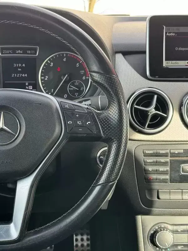 Mercedes-Benz B 200 2013 - 10950 EUR, 210000 km - 210000km - foto 19 de 26