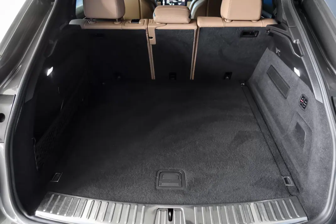 Porsche Cayenne Coupé 2021 - 120000 EUR, 93815 km - AUTO.MOTO.pt - 93815km - foto 21 de 22