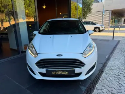 Ford Fiesta 2016 - 7450 EUR, 136079 km - AUTO.MOTO.pt - 136079km - foto 6 de 15