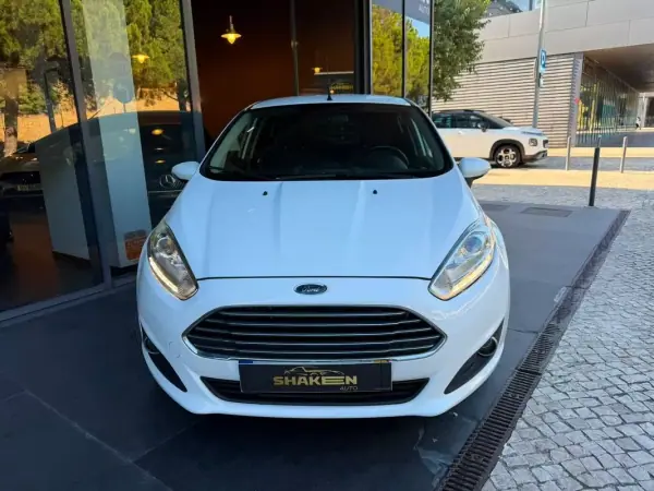 Ford Fiesta 2016 - 7450 EUR, 136079 km - AUTO.MOTO.pt - 136079km - foto 6 de 15