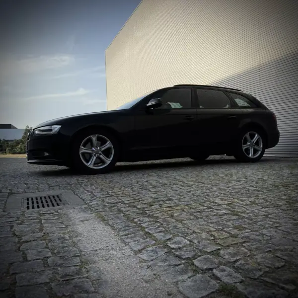 Audi A4 Avant 2012 - 13900 EUR, 258000 km - AUTO.MOTO.pt - 258000km - foto 14 de 15