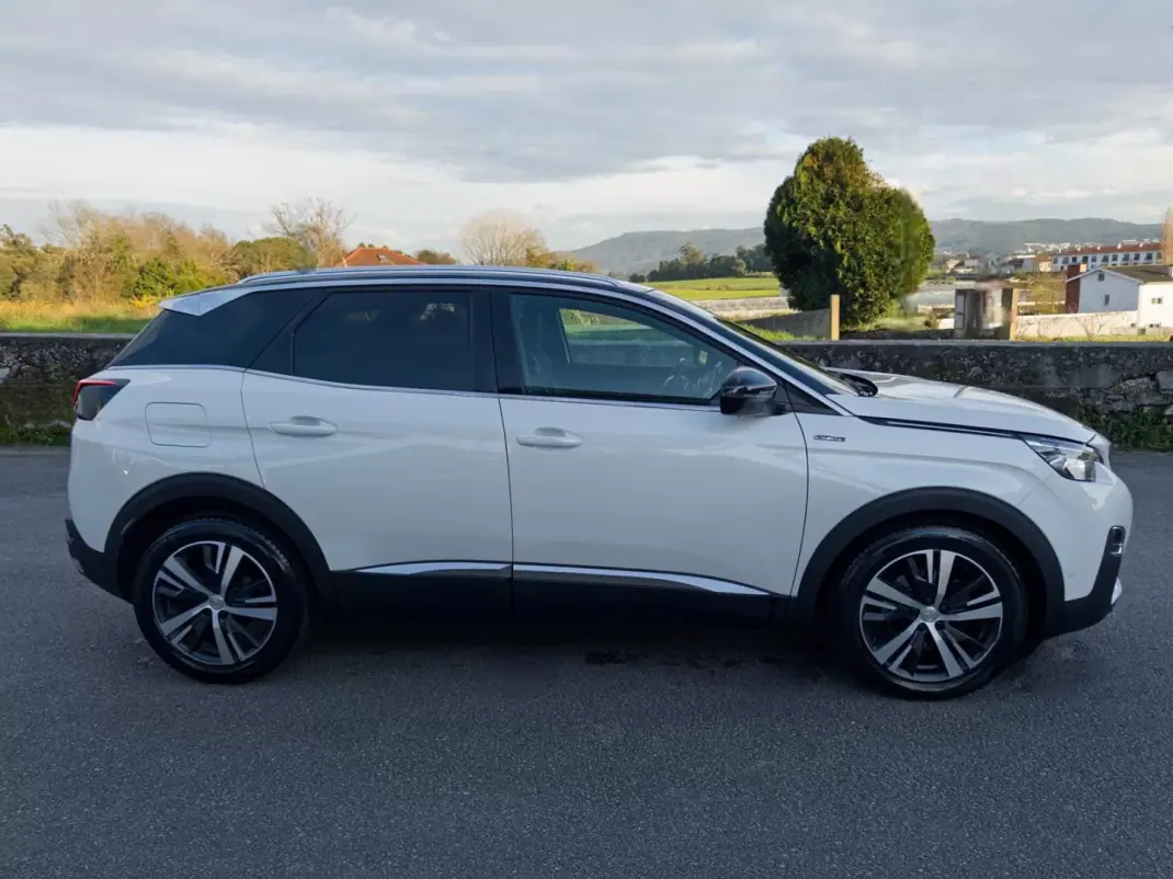 Peugeot 3008 2017 - 18990 EUR, 164000 km - AUTO.MOTO.pt - 164000km - foto 8 de 41