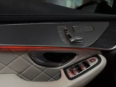 Mercedes-Benz EQC 2022 - 34750 EUR, 153419 km - AUTO.MOTO.pt - 153419km - foto 11 de 19