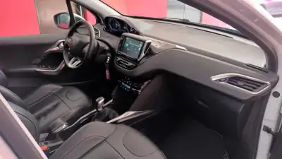 Peugeot 2008 2015 - 11490 EUR, 92490 km - AUTO.MOTO.pt - 92490km - foto 53 de 72