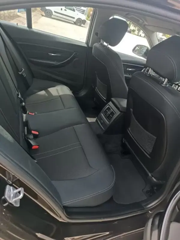 BMW 330e 2017 - 17950 EUR, 159000 km - AUTO.MOTO.pt - 159000km - foto 10 de 14