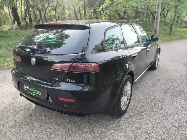 Alfa Romeo 159 Sportwagon 2010 - 7500 EUR, 267600 km - AUTO.MOTO.pt - 267600km - foto 11 de 17